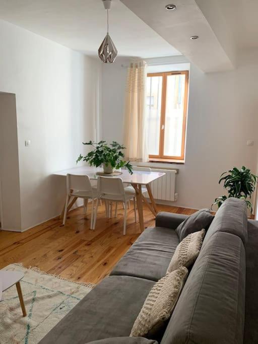 Le Petit Cocon Nimois Lägenhet Nîmes Exteriör bild